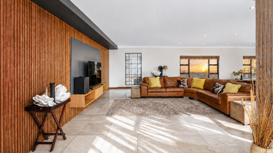 8 Bedroom Property for Sale in Birdwood Estate North West